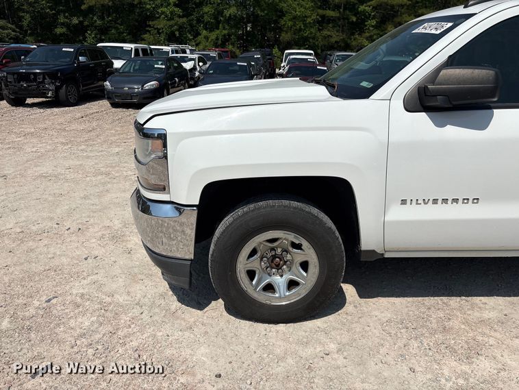 image for item YA3640 2016 Chevrolet Silverado 1500 Crew Cab pickup truck
