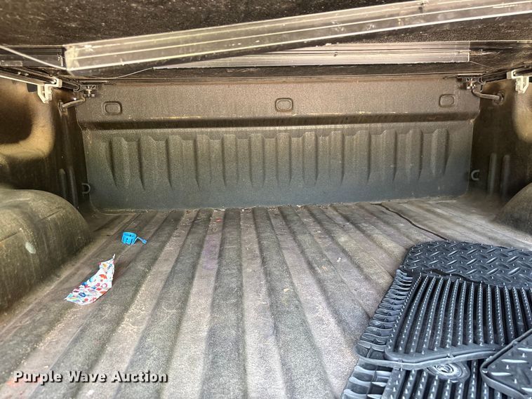image for item YA3640 2016 Chevrolet Silverado 1500 Crew Cab pickup truck