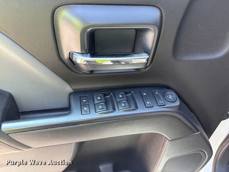 image for item YA3640 2016 Chevrolet Silverado 1500 Crew Cab pickup truck