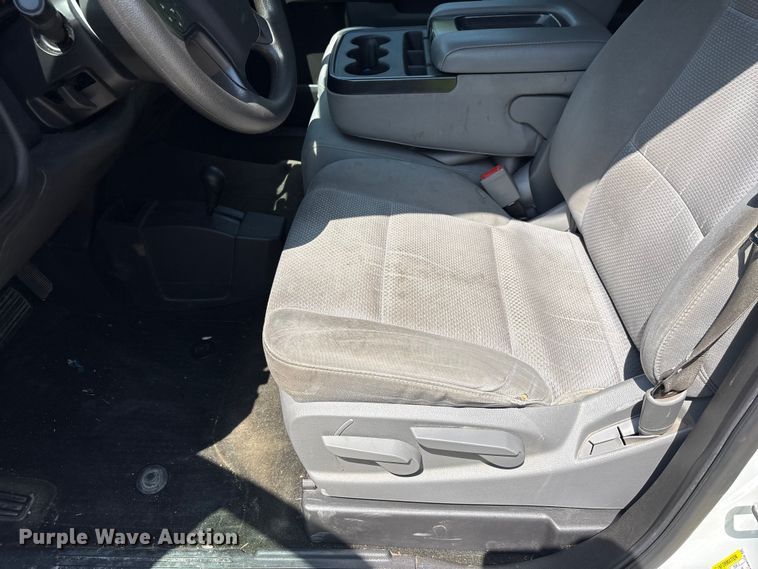image for item YA3640 2016 Chevrolet Silverado 1500 Crew Cab pickup truck