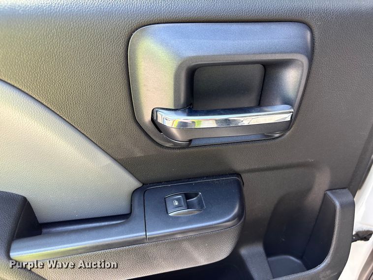 image for item YA3640 2016 Chevrolet Silverado 1500 Crew Cab pickup truck