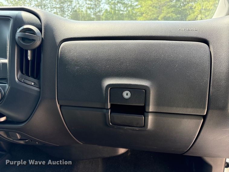 image for item YA3640 2016 Chevrolet Silverado 1500 Crew Cab pickup truck