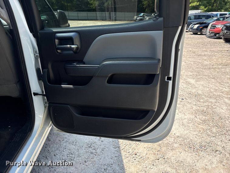 image for item YA3640 2016 Chevrolet Silverado 1500 Crew Cab pickup truck