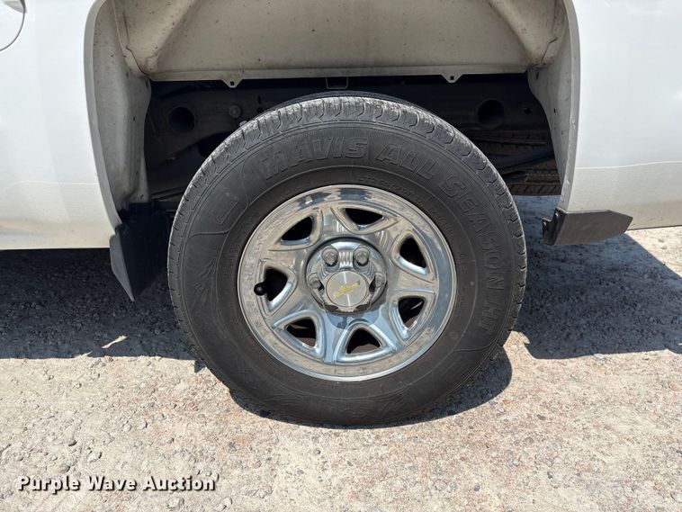 image for item YA3640 2016 Chevrolet Silverado 1500 Crew Cab pickup truck