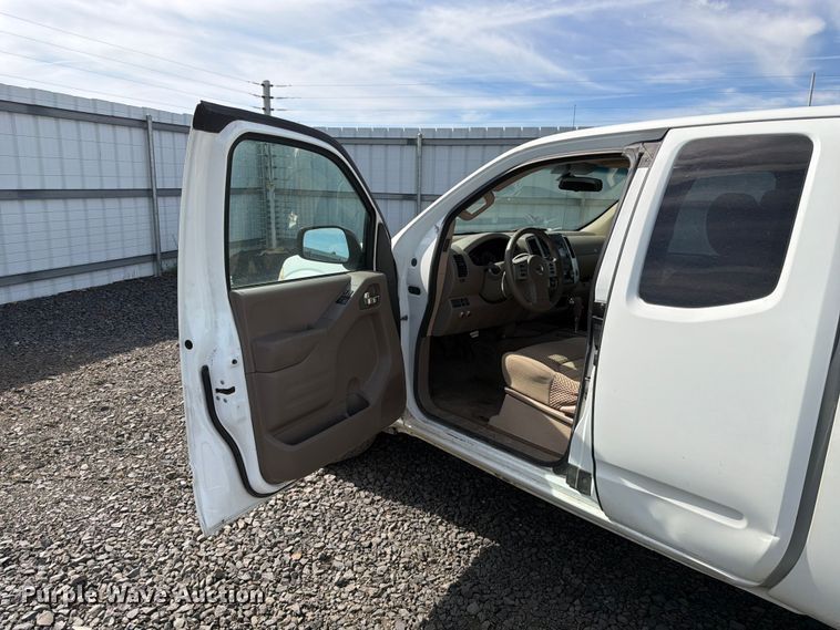 image for item YA3799 2015 Nissan Frontier Ext. Cab pickup truck