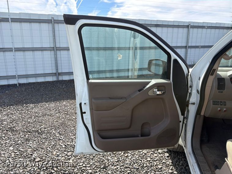 image for item YA3799 2015 Nissan Frontier Ext. Cab pickup truck