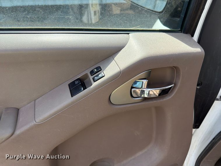 image for item YA3799 2015 Nissan Frontier Ext. Cab pickup truck