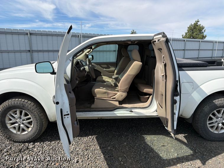 image for item YA3799 2015 Nissan Frontier Ext. Cab pickup truck