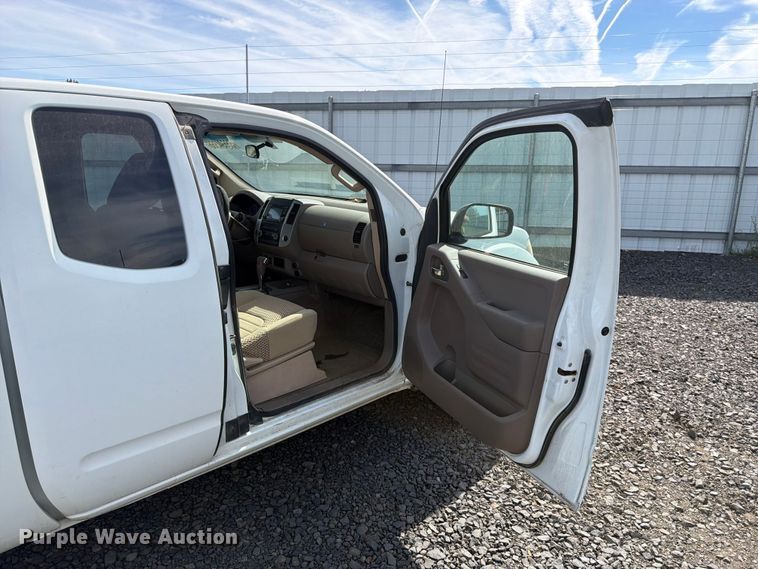 image for item YA3799 2015 Nissan Frontier Ext. Cab pickup truck