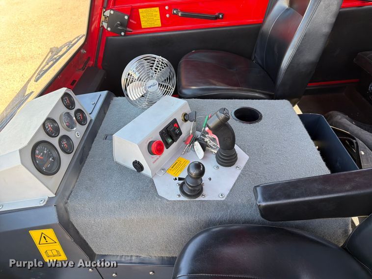 image for item YA3931 2008 Pistonbully track carrier