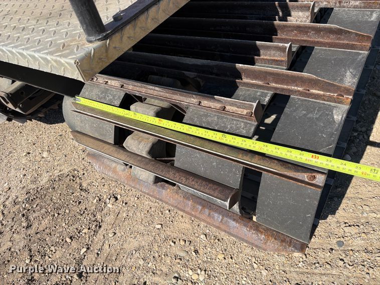 image for item YA3931 2008 Pistonbully track carrier