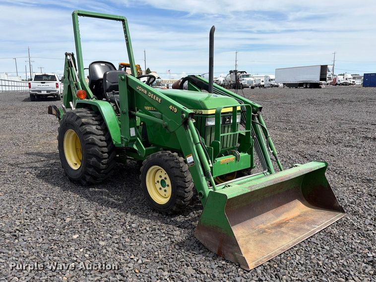 image for item YA3975 2003 John Deere 790 MFWD tractor