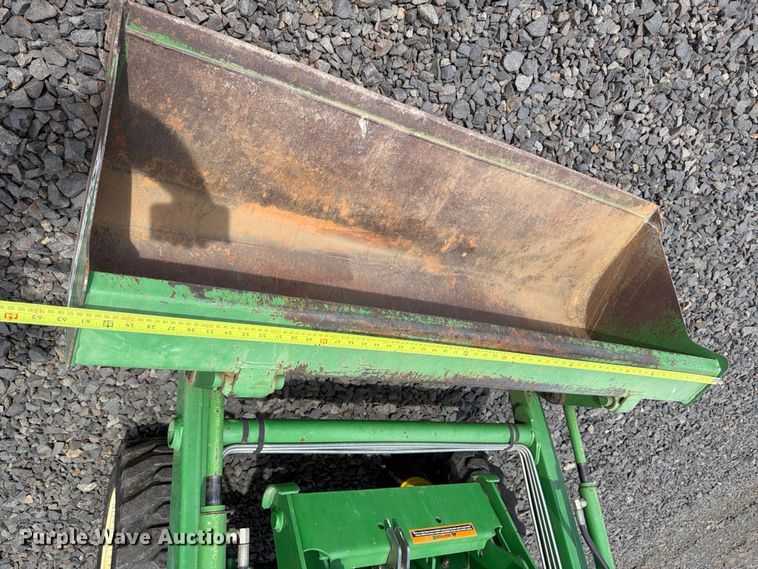 image for item YA3975 2003 John Deere 790 MFWD tractor