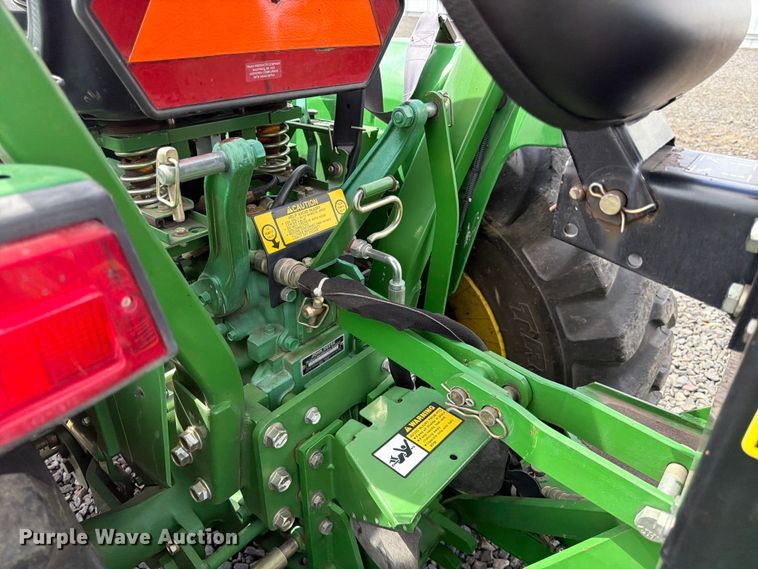 image for item YA3975 2003 John Deere 790 MFWD tractor