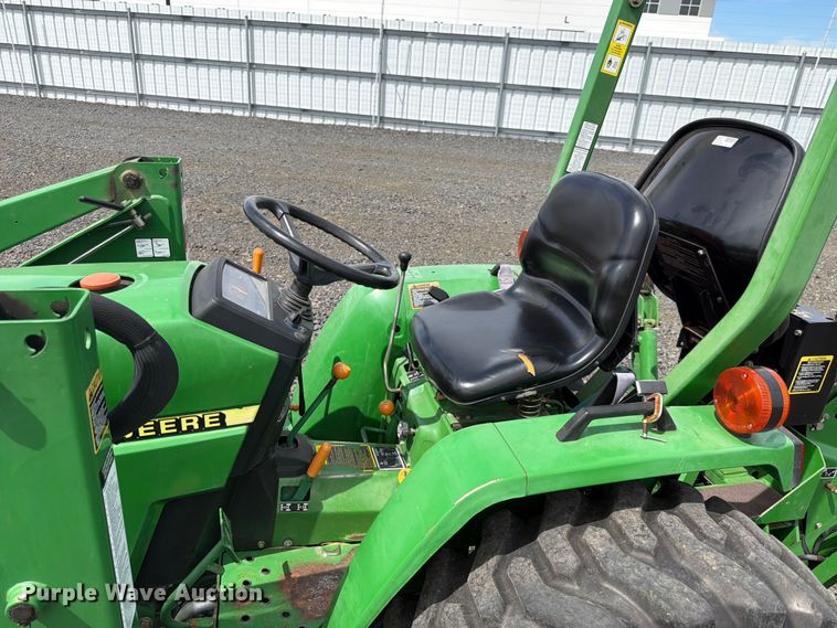 image for item YA3975 2003 John Deere 790 MFWD tractor