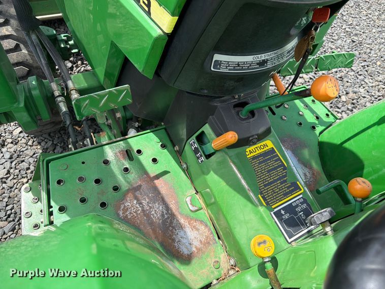 image for item YA3975 2003 John Deere 790 MFWD tractor