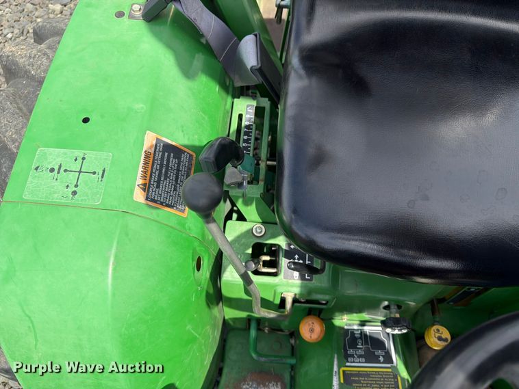 image for item YA3975 2003 John Deere 790 MFWD tractor
