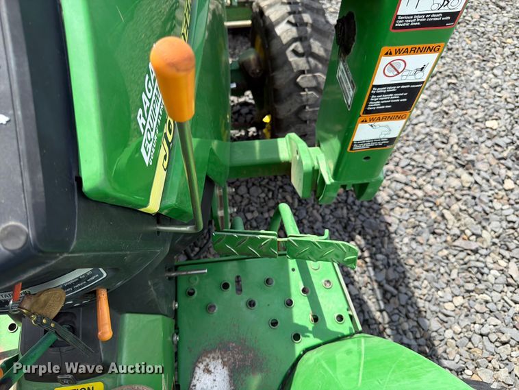 image for item YA3975 2003 John Deere 790 MFWD tractor