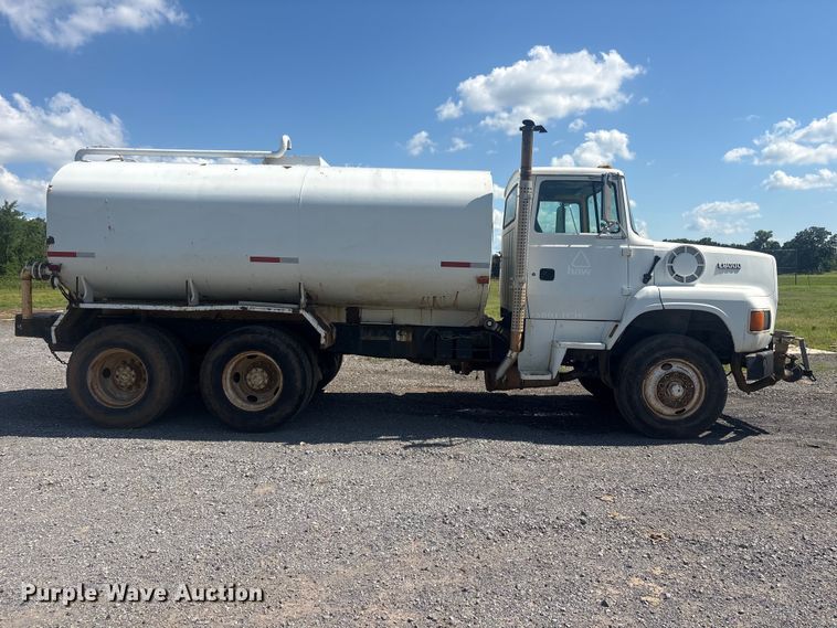 image for item DJ7934 1995 Ford L8000 water truck