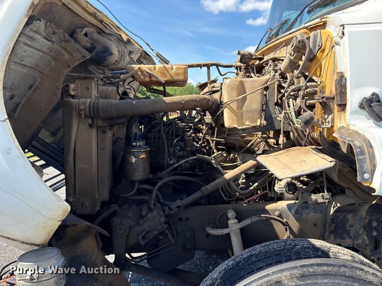 image for item DJ7934 1995 Ford L8000 water truck
