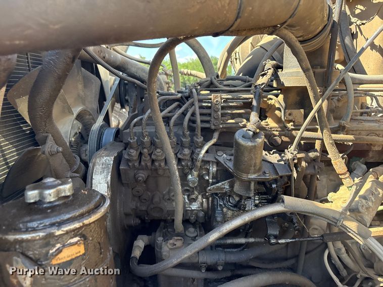 image for item DJ7934 1995 Ford L8000 water truck