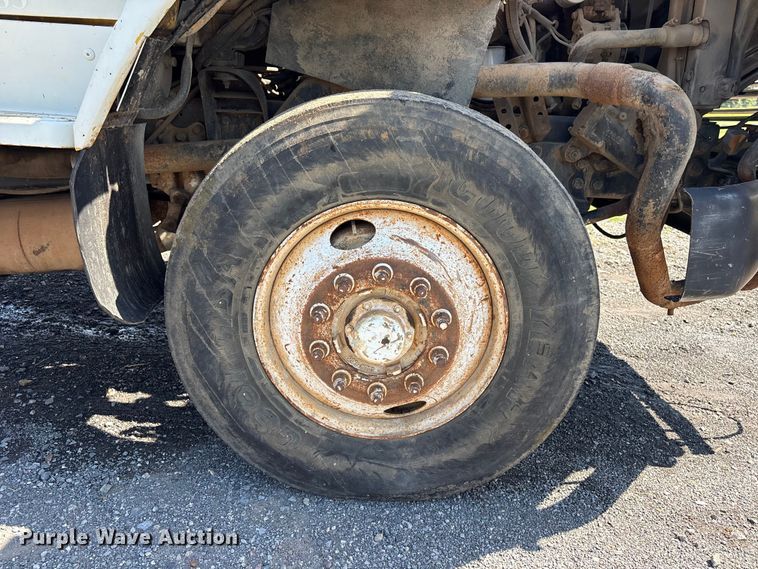 image for item DJ7934 1995 Ford L8000 water truck