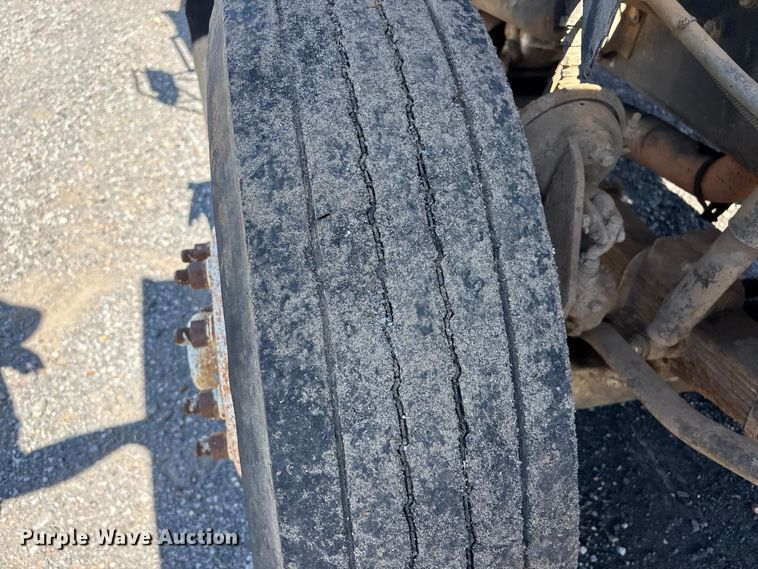image for item DJ7934 1995 Ford L8000 water truck