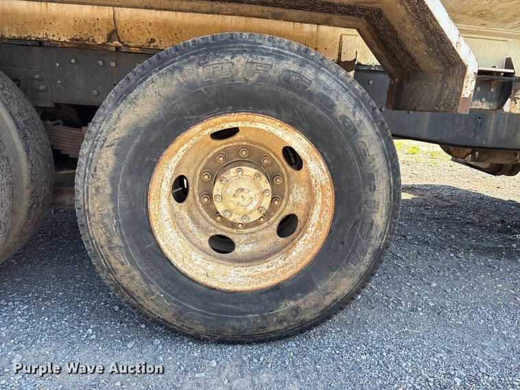 image for item DJ7934 1995 Ford L8000 water truck