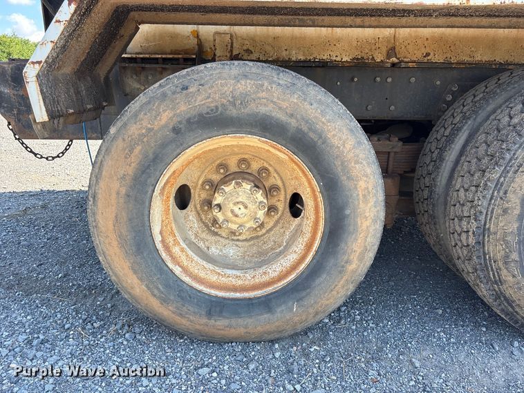 image for item DJ7934 1995 Ford L8000 water truck