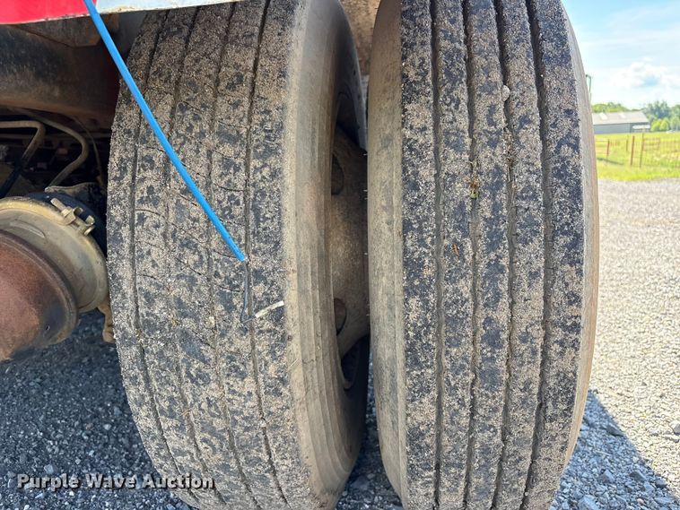 image for item DJ7934 1995 Ford L8000 water truck