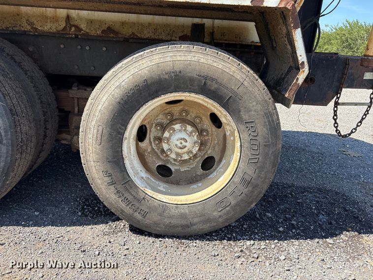 image for item DJ7934 1995 Ford L8000 water truck