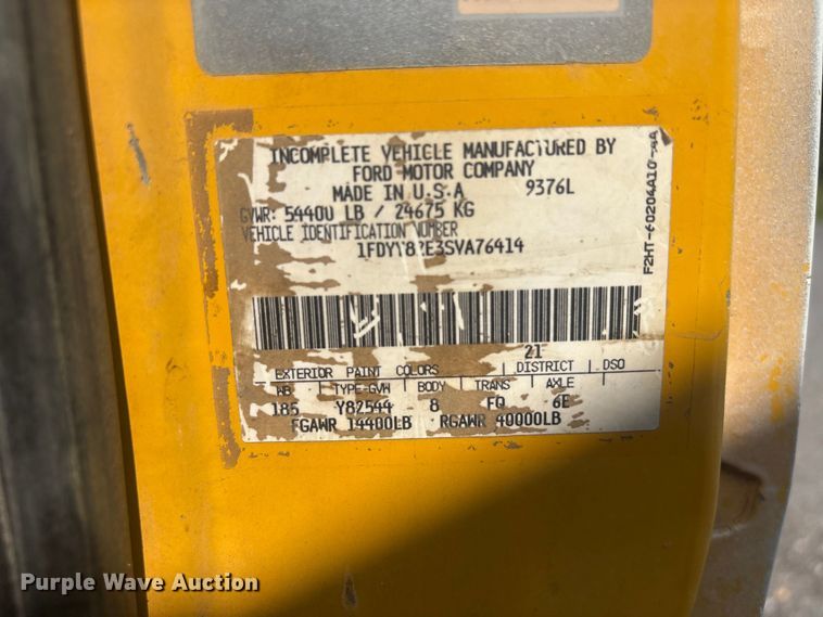 image for item DJ7934 1995 Ford L8000 water truck
