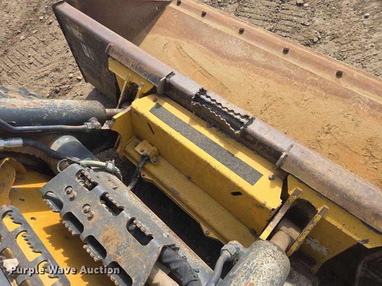 image for item DP8986 2021 John Deere 333G tracked skid steer loader