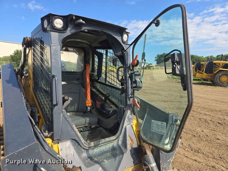 image for item DP8986 2021 John Deere 333G tracked skid steer loader