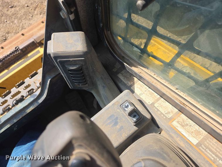 image for item DP8986 2021 John Deere 333G tracked skid steer loader
