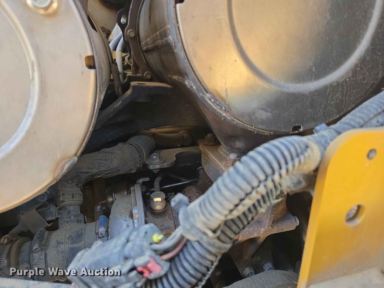 image for item DP8986 2021 John Deere 333G tracked skid steer loader