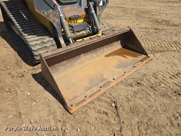 image for item DP8987 2022 John Deere 333G tracked skid steer loader