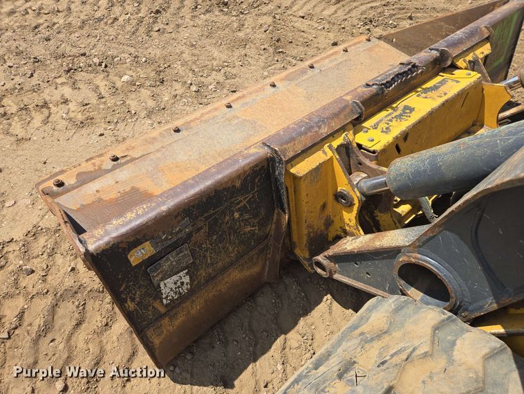 image for item DP8987 2022 John Deere 333G tracked skid steer loader