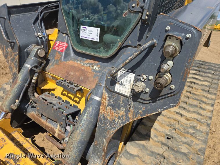 image for item DP8987 2022 John Deere 333G tracked skid steer loader