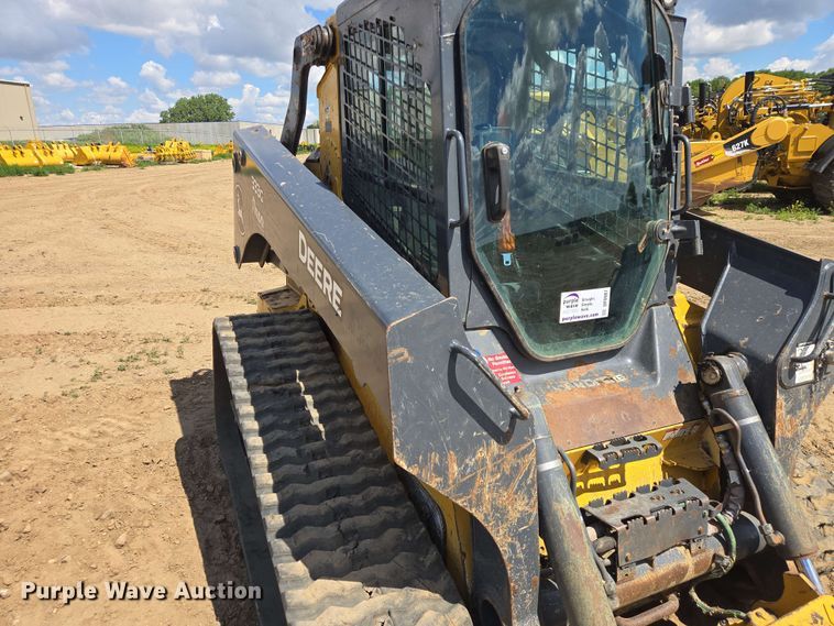 image for item DP8987 2022 John Deere 333G tracked skid steer loader