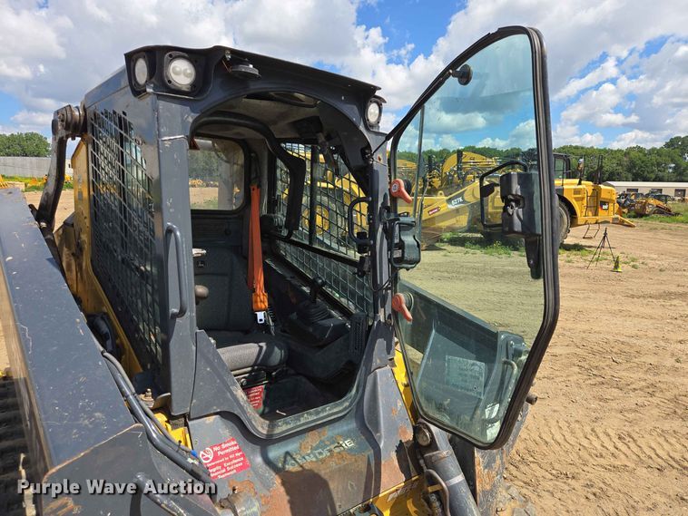 image for item DP8987 2022 John Deere 333G tracked skid steer loader