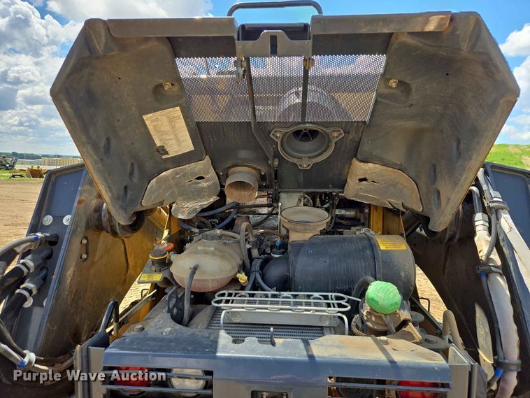 image for item DP8987 2022 John Deere 333G tracked skid steer loader