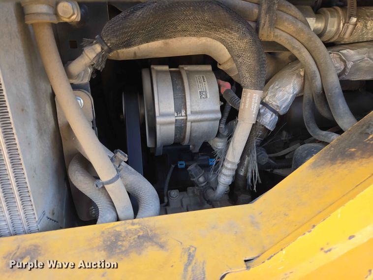 image for item DP8987 2022 John Deere 333G tracked skid steer loader