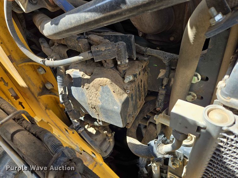 image for item DP8987 2022 John Deere 333G tracked skid steer loader