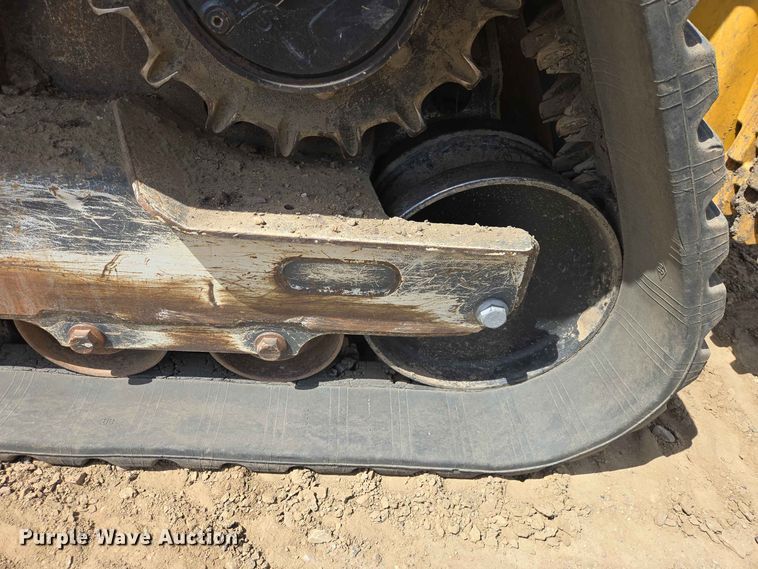 image for item DP8987 2022 John Deere 333G tracked skid steer loader