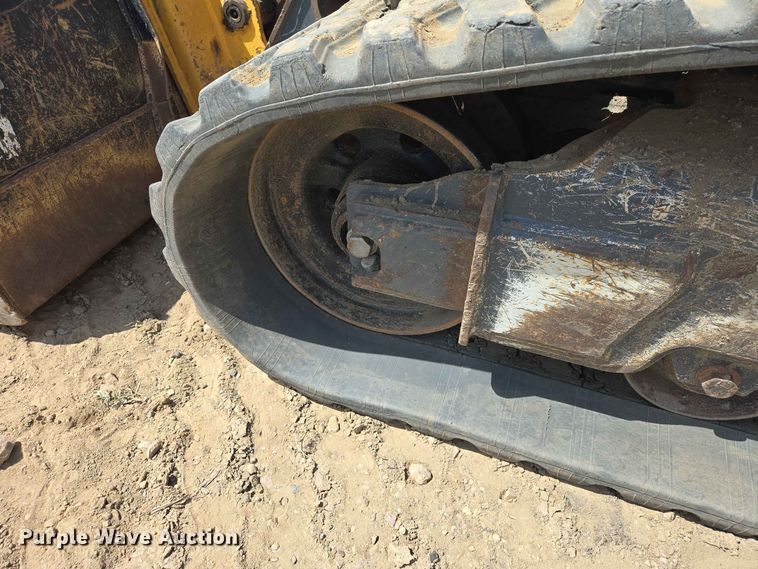 image for item DP8987 2022 John Deere 333G tracked skid steer loader