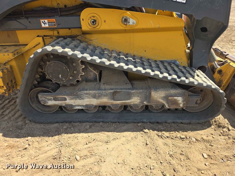 image for item DP8987 2022 John Deere 333G tracked skid steer loader