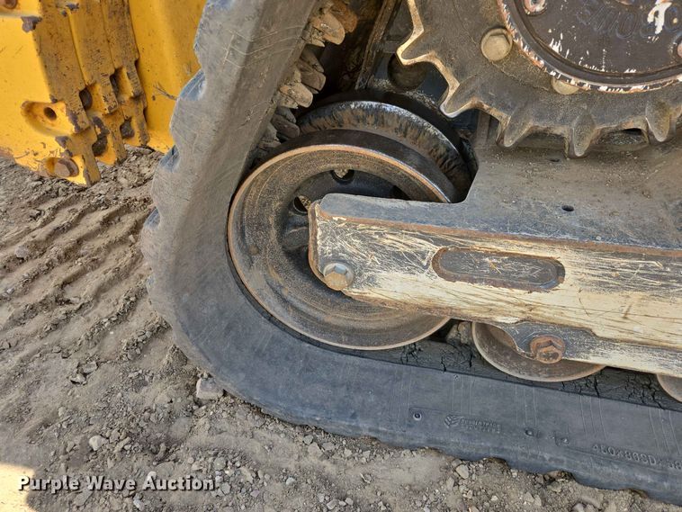 image for item DP8987 2022 John Deere 333G tracked skid steer loader