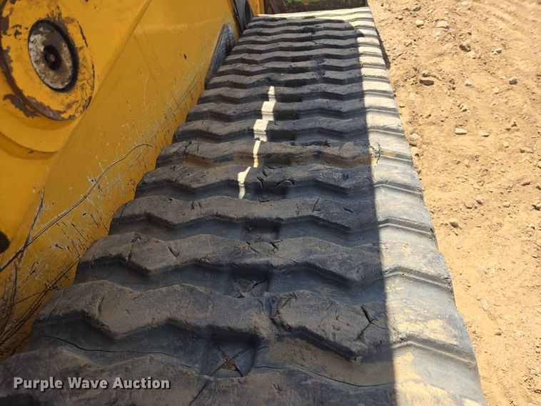 image for item DP8987 2022 John Deere 333G tracked skid steer loader