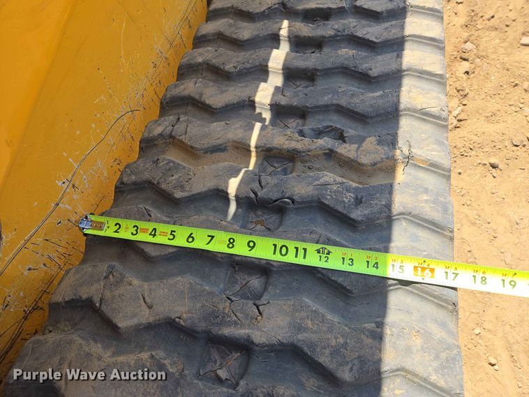 image for item DP8987 2022 John Deere 333G tracked skid steer loader